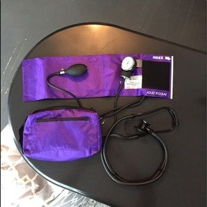 MDF Instruments blood pressure cuff/stethoscope